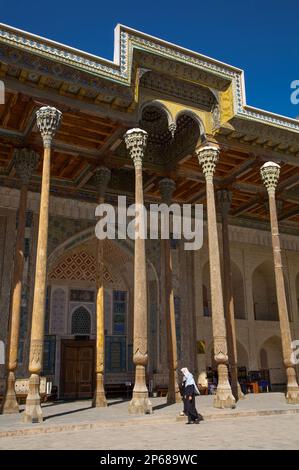 Mosquée Bolo Hauz, site classé au patrimoine mondial de l'UNESCO, Boukhara, Ouzbékistan, Asie centrale, Asie Banque D'Images