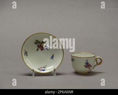 Fabrique de porcelaine de Vincennes, petite tasse et soucoupe, 1753, porcelaine tendre. Banque D'Images