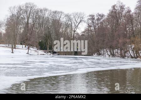 Norvège, Oslo - 27 février 2019: Parc Frogner Pond en hiver, parc public dans la capitale. Banque D'Images