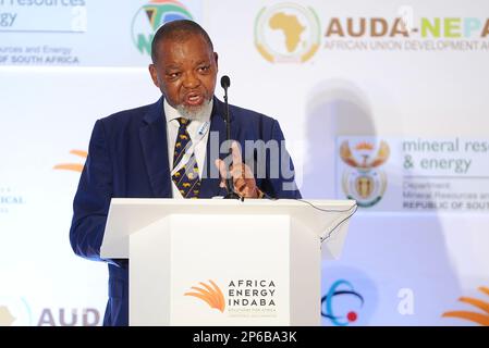 Le Cap, Afrique du Sud. 7th mars 2023. Le ministre sud-africain des Ressources minérales et de l'énergie, Gwede Mantache, s'exprime à l'occasion de l'Africa Energy Indaba 2023, au Cap, en Afrique du Sud, à propos de 7 mars 2023. L'Africa Energy Indaba 2023 a débuté ici mardi. Crédit: Xabiso Mkhabela/Xinhua/Alay Live News Banque D'Images