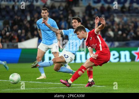 ROME - Milos Kerkez d'AZ Alkmaar marque le 1-2 lors du match de la ligue de 16 de la Conférence de l'UEFA entre SS Lazio et AZ Alkmaar au Stadio Olimpico sur 7 mars 2023 à Rome, Italie. ANP ED VAN DE POL Banque D'Images