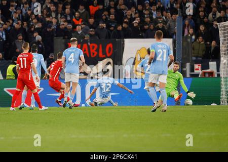 Stadio Olimpico, Rome, Italie. 7th mars 2023. Europa Conference League football; Lazio versus AZ Alkmaar; Milos Kerkez d'AZ Alkmaar marque le but pour 1- 2 dans le crédit de 62nd minutes: Action plus Sports/Alay Live News Banque D'Images