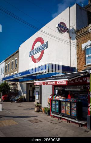 La station de métro Arsenal Highbury Islington London - la station de métro Arsenal a été nommée Gillespie Road lorsqu'elle a ouvert ses portes en 1906 et a été rebaptisée Arsenal en 1932. Banque D'Images