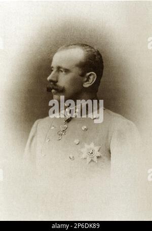 1888 , 8 décembre , Vienne , Autriche : le kronprinz autrichien RUDOLF von ABSBURG ( 1850 - suicide commis à Mayerling 1889 ) , amant de Mary Von Vetsera , fils de Kaiser Franz Josef ( 1830 - 1916 ) , empereur d'Autriche , Roi de Hongrie et de Bohême et impératrice Elisabeth von Bayer ( SISSI , 1937 - 1898 ). Photo par atelier Viktor Angerer - FRANCESCO GIUSEPPE - JOSEPH - ABSBURG - ASBURG - ASBURGO - NOBLESSE - NOBILI - Nobiltà - REALI - HABSBURG - HASBURG - ROYAUTÉ - divisa militare - uniforme militaire - bachili - moustache - principe ereditario - RODOLFO - PROFIL - PROFILO -- -- Archivio GBB Banque D'Images