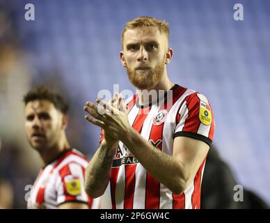 Reading, Angleterre, le 7th mars 2023. Oliver McBurnie, de Sheffield Utd, applaudit les fans lors du match du championnat Sky Bet au Select car Leasing Stadium, Reading. Le crédit photo devrait se lire: Paul Terry / Sportimage Banque D'Images