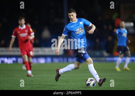 Peterborough, Royaume-Uni. 07th mars 2023. Ronnie Edwards (pu) au Peterborough United contre Shrewsbury Town EFL League One, au Weston Homes Stadium, Peterborough, Cambridgeshire. Crédit : Paul Marriott/Alay Live News Banque D'Images