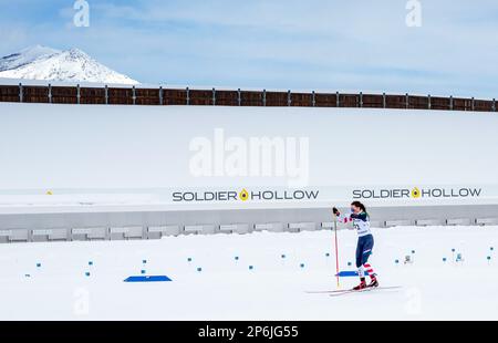 7 mars 2023: Danielle Aravich, biathlète nordique de l'équipe des États-Unis para, sur le chemin d'une quatrième place dans la course de sprint de la FIS Para Nordic World Cup, Soldier Hollow Nordic Centre, Midway, Utah. Banque D'Images