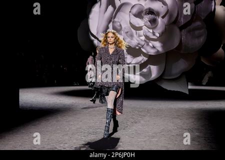 Paris, Frankreich. 07th mars 2023. CHANEL piste automne-hiver 2023-2024 pendant la semaine de mode de Paris le 2023 mars - Paris; France 07/03/2023 crédit: dpa/Alamy Live News Banque D'Images