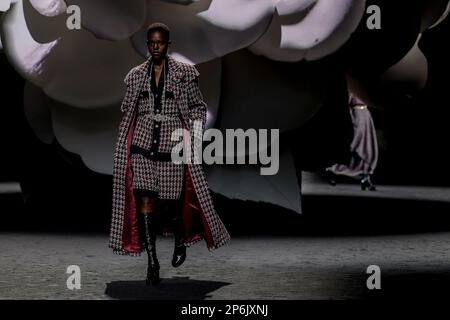 Paris, Frankreich. 07th mars 2023. CHANEL piste automne-hiver 2023-2024 pendant la semaine de mode de Paris le 2023 mars - Paris; France 07/03/2023 crédit: dpa/Alamy Live News Banque D'Images
