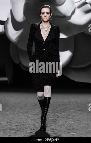 Paris, Frankreich. 07th mars 2023. CHANEL piste automne-hiver 2023-2024 pendant la semaine de mode de Paris le 2023 mars - Paris; France 07/03/2023 crédit: dpa/Alamy Live News Banque D'Images