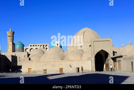 Commerce de dômes dans la vieille ville de Boukhara, Ouzbékistan. Banque D'Images