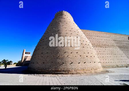 L'Arche de Boukhara est une forteresse massive située au coeur de la vieille ville de Boukhara, en Ouzbékistan. Banque D'Images
