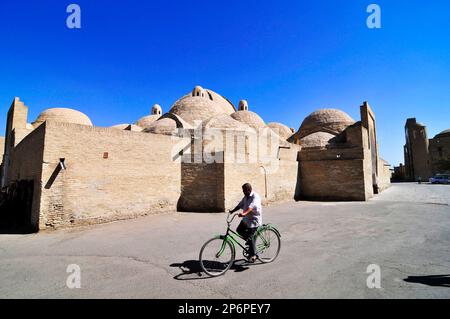 Commerce de dômes dans la vieille ville de Boukhara, Ouzbékistan. Banque D'Images