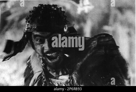 1954 : l'acteur japonais TOSHIRO MIFUNE ( 1920 - 1997 ) dans LES SEPT SAMOURAÏS ( Shichinin no samouraïs , I Sette Samurai ) par Akira Kurosawa . - Tushiro - CINÉMA - ATTORE CINEMATOGRAFICO --- Archivio GBB Banque D'Images