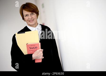 Berlin, Allemagne. 06th mars 2023. Le juge Elke Büdenbender est au tribunal administratif de Berlin. L'épouse du Président fédéral travaille à temps partiel en tant que juge depuis mai 2022. Credit: Britta Pedersen/dpa/Alay Live News Banque D'Images