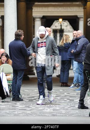 Milan, . 07th mars 2023. Milan, 07-03-2023 Zlatan Ibrahimovic, attaquant de l'AC Milan, après un déjeuner rapide dans un restaurant bien connu dans le centre rentre à la maison et entre dans l'une de ses nombreuses voitures pour aller à l'entraînement. Crédit : Agence photo indépendante/Alamy Live News Banque D'Images