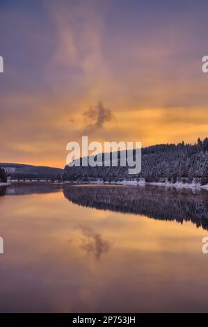 Réservoir d'Okertalsperre dans les montagnes Harz, Allemagne Banque D'Images