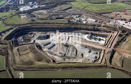 Vue aérienne de Marshalls Howley Park Quarry près de Leeds, West Yorkshire, Royaume-Uni Banque D'Images