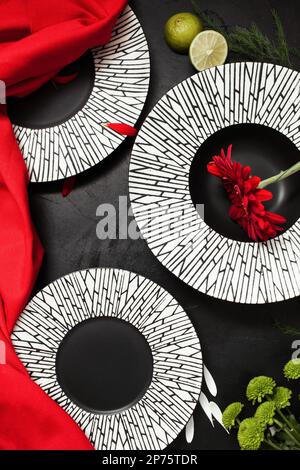 plats de fantaisie fond noir restaurant Banque D'Images