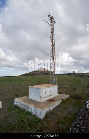 Petite station d'extrémité d'électricité rurale Lanzarote, Îles Canaries, Espagne Banque D'Images