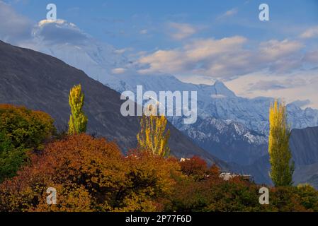 Allah tout-puissant a béni le Pakistan avec une beauté esthétique et naturelle. Il a beaucoup d'endroits qui sont couverts de mort avec de belles scènes. Tel gla Banque D'Images