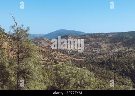 Images de voyage du Maroc, Marrakech et Casablanca. Inclut des images des chutes d'eau d'Ouzoud, du désert d'Agafay et de la mosquée Hassan II. Banque D'Images