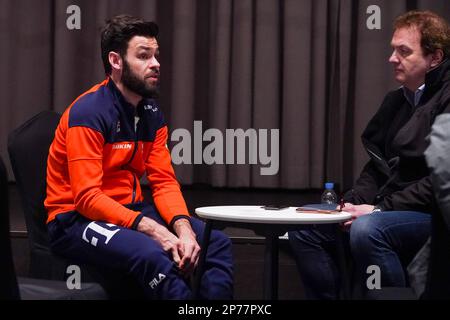 SÉOUL, SÉOUL - MARS 8: Sjinkie Knegt des pays-Bas lors d'un moment de presse de l'équipe de piste courte des pays-Bas avant les Championnats du monde de patinage de vitesse sur piste courte de l'UIP sur 8 mars 2023 à Séoul, Séoul (photo d'Andre Weening/Orange Pictures) Banque D'Images