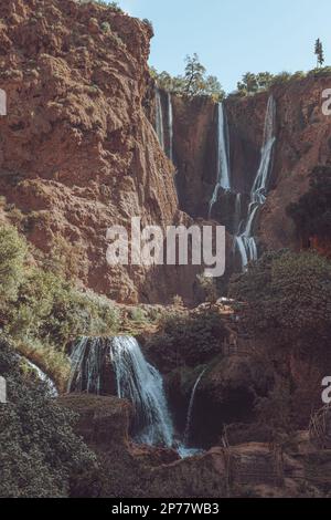 Images de voyage du Maroc, Marrakech et Casablanca. Inclut des images des chutes d'eau d'Ouzoud, du désert d'Agafay et de la mosquée Hassan II. Banque D'Images