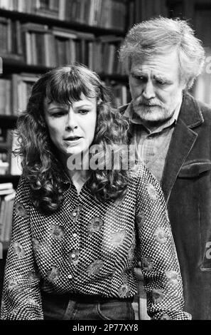 Julie Walters (Rita), Mark Kingston (Frank) dans L'ÉDUCATION DE RITA par Willy Russell à la Royal Shakespeare Company (RSC), The Warehouse, Londres WC2 16/06/1980 Design: Poppy Mitchell éclairage: Leo Leibovici réalisateur: Mike Ockrent Banque D'Images