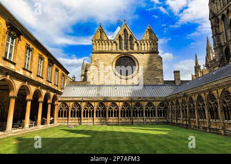 Cloître et Maison de Chapitre, Cathédrale de Lincoln, Cathédrale de St Mary, gothique, intérieur, Lincoln, Lincolnshire, Angleterre, Royaume-Uni Banque D'Images