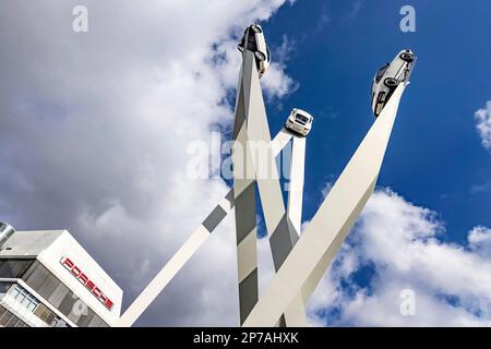 Porscheplatz avec le siège de Porsche, inspiration artistique 911 de Gerry Judah avec les véhicules Porsche 911, Zuffenhausen, Stuttgart Banque D'Images