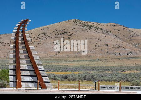 Promontory Summit, le Monument à leur mémoire au parc national historique Golden Spike, Utah, États-Unis Banque D'Images