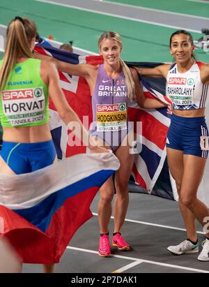 Keely Hodgkinson, de Grande-Bretagne et de l'Amérique du Nord, participe à la finale féminine de 800m aux Championnats européens d'athlétisme en salle à l'Ataköy Athletics Arena, à Banque D'Images