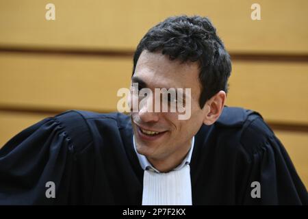 L'avocat Dimitri de Coster photographié pendant la constitution pour les assises du procès de Melissa sauvage, Renaud Dessart et Fabrice Duchesne, devant le tribunal d'assises de la province de Luxembourg à Arlon, le mercredi 08 mars 2023. Les trois sont accusés du meurtre du père de Sauvage Antoine Marchal, surnommé Tarzan, en septembre 2020, au domicile de la victime à Bomal, Durbuy. BELGA PHOTO JOHN THYS Banque D'Images