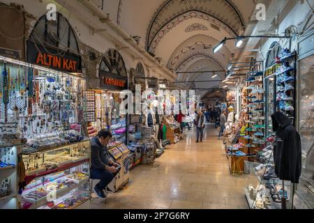 Le célèbre Grand Bazar (bazar couvert) dans le quartier Fatih d'Istanbul, Turquie Banque D'Images