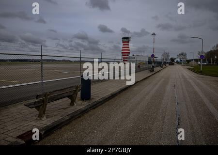 LELYSTAD - la tour de contrôle de l'aéroport de Lelystad. Un vol de faible niveau à destination ou en provenance de l'aéroport de Lelystad est inacceptable pour pratiquement tous les partis participant aux élections du Conseil provincial à Gelderland et à Overijssel. Les deux seules parties de Gelderland qui ne sont pas contre l'ouverture de l'aéroport de Lelystad, le VVD et le BVNL, croient que l'aéroport de Lelystad ne peut être construit que si les routes de vol à basse altitude sont hors de la table. ANP ROBIN VAN LONKHUIJSEN pays-bas sortie - belgique sortie Banque D'Images