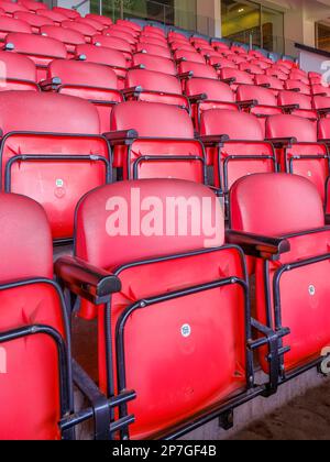 Places assises et terrasses au Manchester United FC, Old Trafford, Manchester, Royaume-Uni Banque D'Images