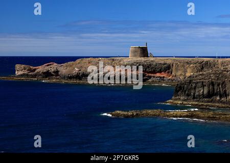 Torre Del Aguila / Castillo de Las Coloradas, Playa Blanca, Lanzarote, Espagne. Banque D'Images