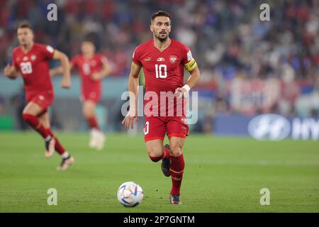 Doha, Qatar. 02nd décembre 2022. Dusan Tadic de Serbie en action lors de la coupe du monde de la FIFA, Qatar 2022, match entre la Serbie et la Suisse au stade 974. Score final; Serbie 2:3 Suisse. (Photo de Grzegorz Wajda/SOPA Images/Sipa USA) crédit: SIPA USA/Alay Live News Banque D'Images