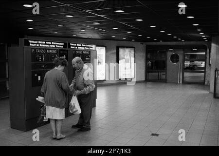 Archives 90ies : place de la République parking, Lyon, France, 1996 Banque D'Images