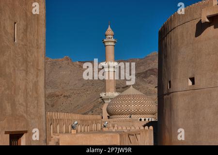 Sultan Qaboos Grande Mosquée vue du fort de Nizwa, Nizwa, Oman Banque D'Images