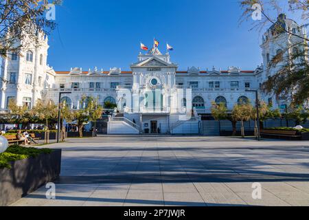 Gran Casino del Sardinero, bâtiment de style néoclassique avec touches modernistes, casino de jeu de premier plan à Santander, Cantabrie, Espagne. Banque D'Images