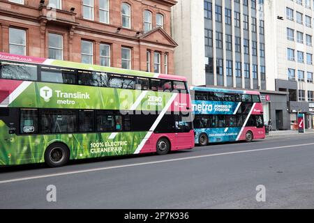 Pink metro translink 100% électrique et hydrogène Belfast City bus société de transport public Belfast Northern Ireland UK Banque D'Images