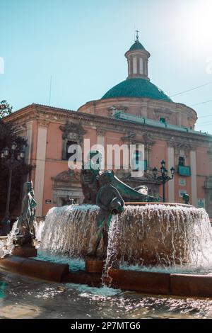 VALENCE, ESPAGNE - 16 octobre 2022 : Fontaine de Turia sur la Plaza de la Virgen à Valence, Espagne Banque D'Images