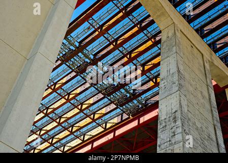 Détail de la construction d'un nouveau pont; l'Interstate 480 au sud de Cleveland, Ohio, a un pont temporaire construit en vue du remplacement de l'ex Banque D'Images