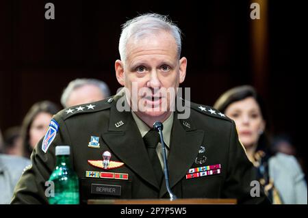 8 mars 2023, Washington, District de Columbia, États-Unis: Le lieutenant-général SCOTT BERRIER, directeur, Agence du renseignement de la défense (DIA), s'exprimant lors d'une audience du Comité du renseignement du Sénat au Capitole des États-Unis. (Credit image: © Michael Brochstein/ZUMA Press Wire) USAGE ÉDITORIAL SEULEMENT! Non destiné À un usage commercial ! Banque D'Images