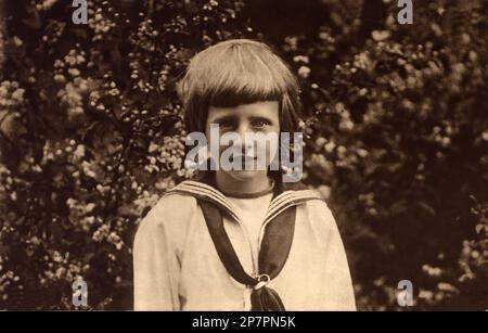 1910 c, ROUMANIE : le prince NICOLAE von Hohenzollern Brana ( Nicky , Nicola , Nicholas , 1903 - 1978 ) , futur prince Regent de Roumanie de 1927 à 1930 ( à la place de son petit-fils Mihai - Michael fils de son frère Carol II ). Fils du roi FERDINAND I ( Nando ) ( 1865 - 1927 ), roi de 1914 à 1927, marié avec la reine MARIA ( Mary ) de la princesse roumaine de Grande-Bretagne et d'Irlande ( 1875 - 1938 ) Saxe - Coburg et Gotha , Nehin de la reine Victoria d'Angleterre . Photo de Julieta , Bucaresti - ROYALTIES - REALI - NOBILI - Nobillà - NOBLESSE - reali - ROUMANIE - BELLE EPOQUE - marinaretto - v Banque D'Images