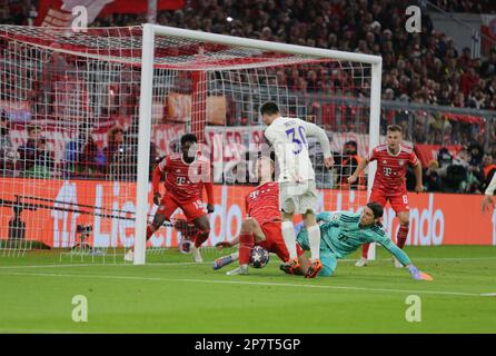 Munich, Allemagne. 08th mars 2023. Lionel Messi du FC Paris Saint-Germain pour tenter de marquer un but lors de la Ligue des champions de l'UEFA, match de football entre le FC Bayern Munich et Paris Saint-Germain le 08 mars 2023 à Allianz Arena, Munchen, Allemagne photo Ndrerim Kacili crédit: Agence de photo indépendante/Alamy Live News Banque D'Images