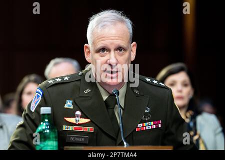 Washington, États-Unis. 08th mars 2023. Le lieutenant-général Scott Berrier, directeur de l'Agence du renseignement de la défense (DIA), s'exprimant lors d'une audience du Comité du renseignement du Sénat au Capitole des États-Unis. Crédit : SOPA Images Limited/Alamy Live News Banque D'Images