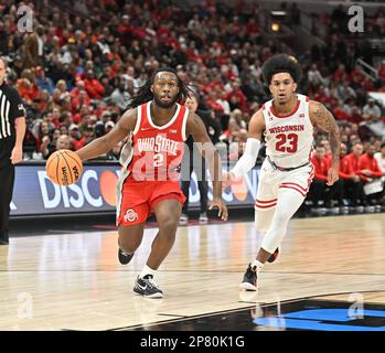 Chicago, Illinois, États-Unis. 08th mars 2023. L'Ohio State Buckeyes garde Bruce Thornton (2) se dirige vers le panier lors de la première partie du tournoi de basketball masculin de la NCAA Big Ten Conference au United Center à Chicago, Illinois. Dean Reid/CSM/Alamy Live News Banque D'Images